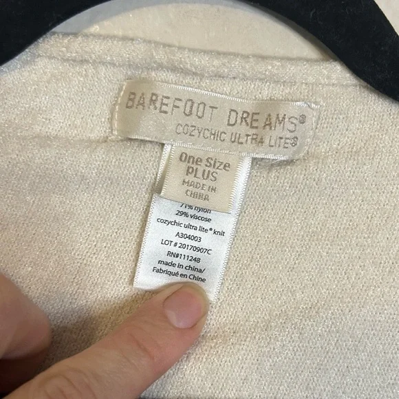 Barefoot Dreams CozyChic Ultra Lite Poncho - Picture 4 of 5